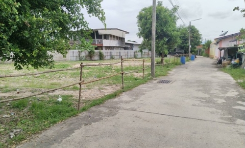 ขายที่ดิน 198 ตร.ว. ทำเลทอง ในแหล่งชุมชน ติดถนน อ.พานทอง จ.ชลบุรี โทร 0953157555