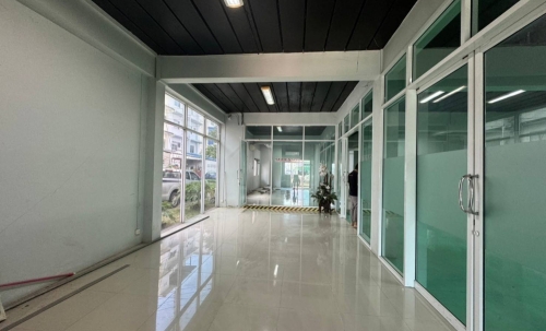 ขาย–เช่า โฮมออฟฟิศ 3 ชั้น นิคมอมตะนคร ชลบุรี พร้อมอุปกรณ์สำนักงานครบครัน จอดรถได้จุใจกว่า 15 คัน