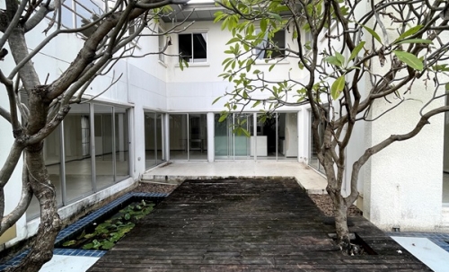 ขายบ้าน 2 ชั้น หมู่บ้าน โนเบิลทารา งามวงศ์วาน เมืองนนทบุรี หน้าโครงการติดสถานีรถไฟฟ้า Tel 089-8578865