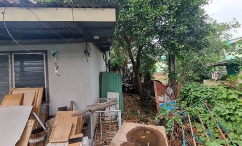 ขายที่ดินราคาถูก พร้อมบ้าน 2 ชั้น 101 ตร.ว. เมืองร้อยเอ็ด ทำเลดีเข้าออกสะดวก ใกล้แหล่งชุมชน และสถานที่สำคัญ โทร 063-2825635