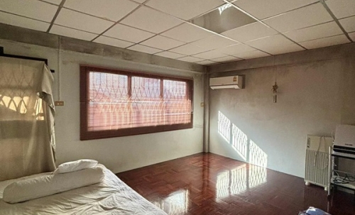 ขายตึก อาคารพาณิชย์ 2 ชั้น ถลาง ภูเก็ต ติดถนนเชิงทะเล ทำเลทอง เหมาะทำธุรกิจหลายรูปแบบ โทร 065-8785994