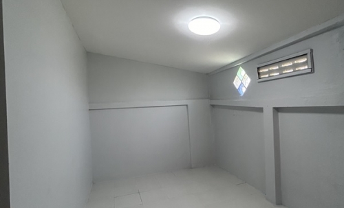 ให้เช่า ทาวน์เฮ้าส์ รีโนเวทใหม่ ม.นิราวิลล์ ใกล้ซอย บางบอน 5 เข้าออกได้หลายทาง โทร 0935109099