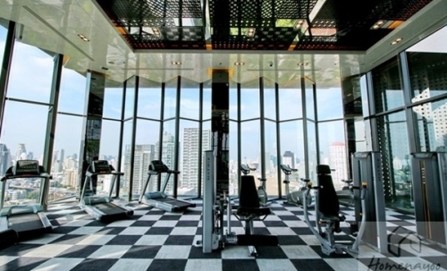 For sale RHYTHM SUKHUMVIT 36-38 ใจกลางทองหล่อ ใกล้ BTS ชั้น 10 วิวสระ โทร 094-9963362