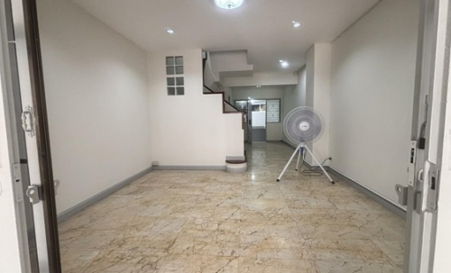 ขายทาวน์เฮ้าส์ 2 ชั้น ฟรีโอน หมู่บ้าน สิรีนเฮ้าส์ วัชรพล รีโนเวทใหม่ พร้อมอยู่ ใกล้ทางด่วนรามอินทรา โทร 086-3744534