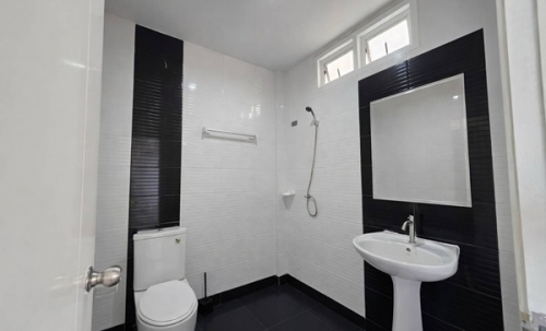 ขายทาวน์โฮม 3 ชั้น รีโนเวทใหม่ ข้างซอยวัดบางปิ้ง ถ.ศรีนครินทร์ อ.บางเมือง จ.สมุทรปราการ โทร 098-5459419