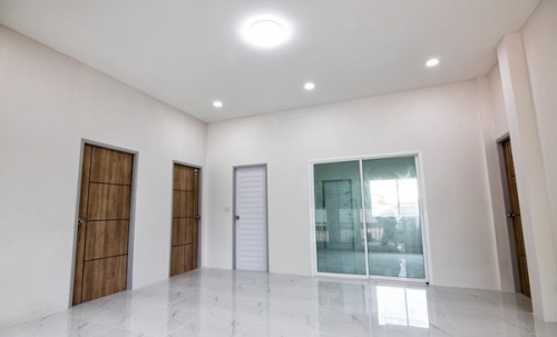 ขายบ้านเดี่ยวใหม่ ชลบุรี พนัสนิคม หนองเหียง ใกล้331 75.8ตร.ว. ฟรีโอน ทำเลดีเงียบสงบ เจ้าของขายเอง โทร 099-4464142