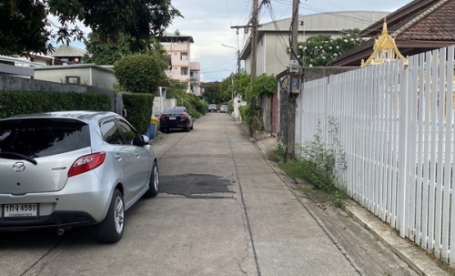 ขาย!!! ที่ดินสวย ทำเลทอง ย่าน New CBD..ใจกลางรัชโยธิน..ใกล้ BTS เพียง 900 ม. โทร 092-5635533