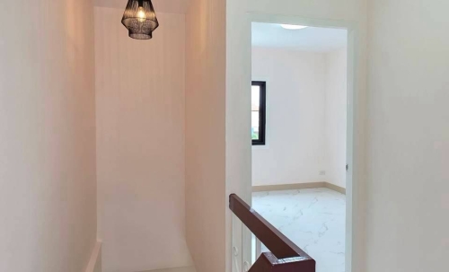 ขายทาวน์เฮาส์ 2 ชั้น อิมพีเรียลเพลส-ซอยลาดปลาดุก ทำเลทองหลังห้าง JAS Green Village ถนนเมนกว้าง 16 เมตร หลังบ้านไม่ติดใคร