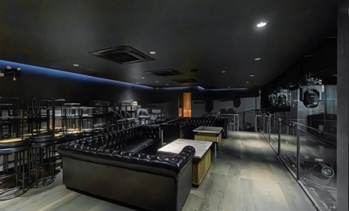 ปล่อยเช่า ผับ Nightclub เซ้งอาคาร 3 ชั้น 2,100 ตรม. ทำเลใจกลางเอกมัย สามารถดำเนินธุรกิจต่อได้ทันที โทร 090-6360022