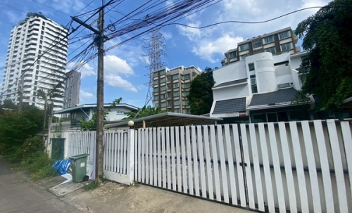 ให้เช่า,เซ้ง,ขาย บ้าน ทำสำนักงาน -ลาดพร้าว ซอย8 ทำเลทอง ใจกลางเมือง ใกล้ MRT โทร 0906360022