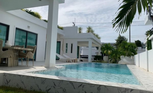 ขายด่วน พูลวิลล่า หัวหิน ประจวบฯ ใกล้ทะเล เดินทางสะดวก 2 ชั้น 3 ห้องนอน ตกแต่งเสร็จเรียบร้อย พร้อมเข้าอยู่ได้ทันที Tel. 0632897879