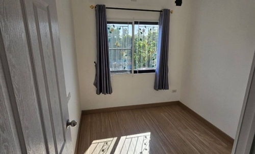 ขายด่วน บ้านทาวเฮ้าส์ หมู่บ้านศิวาลัย บางสมัคร บางปะกง ฉะเชิงเทรา สภาพใหม่ เนื้อที่ 42 ตรว. โทร 0632359638