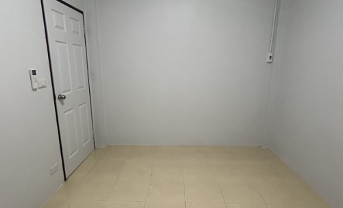 ทาวน์เฮ้าส์ รีโนเวทใหม่ ให้เช่า ม.นิราวิลล์ ฝั่งตรงข้าม สวนอุตสาหกรรม จงสถิตย์ ใกล้ซอย บางบอน 5 โทร 0935109099