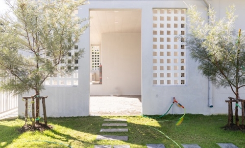 ขายบ้านเดี่ยวสร้างใหม่ พนัสนิคม เจ้าของขายเอง ใกล้331 75.8ตร.ว. ฟรีโอน ทำเลดีเงียบสงบ โทร 099-4464142