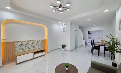 ขายทาวน์เฮาส์ 2 ชั้น หมู่บ้านร่มเงาไม้ วัดลาดปลาดุก รีโนเวทใหม่ มีเทอเรสรับลมชั้น 2 ลงเข็มเพิ่มความแข็งแรงให้แล้ว