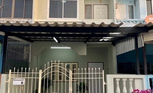 ขาย บ้านทาวน์เฮาส์ 2 ชั้น หมู่บ้านสินธานี2 ซ.รามอินทรา119 ติดถนนใหญ่ ใกล้รถไฟฟ้า โทร 0863754112