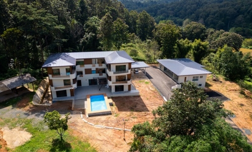 ขายที่ดิน พร้อมอาคาร วิวทะเลหมอก ทำเลศักยภาพ ดอยสะเก็ด – เชียงใหม่ บนเนื้อที่ 5 ไร่กว่า โทร 087-8783536