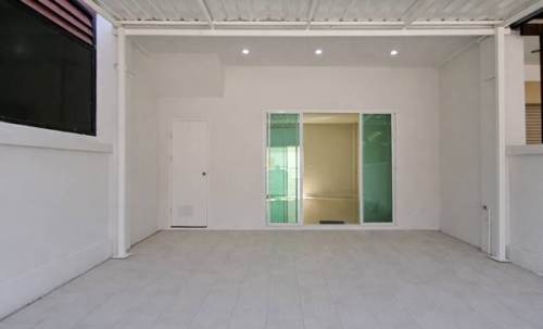 ขายทาวน์โฮม 3 ชั้น รีโนเวทใหม่ ข้างซอยวัดบางปิ้ง ถ.ศรีนครินทร์ อ.บางเมือง จ.สมุทรปราการ โทร 098-5459419