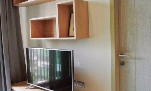 For sale RHYTHM SUKHUMVIT 36-38 ใจกลางทองหล่อ ใกล้ BTS ชั้น 10 วิวสระ โทร 094-9963362