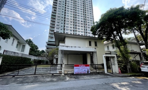 ขายบ้าน 2 ชั้น หมู่บ้าน โนเบิลทารา งามวงศ์วาน เมืองนนทบุรี หน้าโครงการติดสถานีรถไฟฟ้า Tel 089-8578865