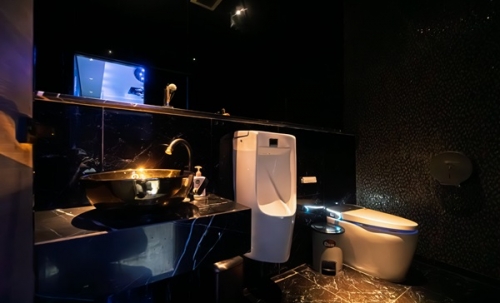 ปล่อยเช่า ผับ ไนต์คลับ (Nightclub) เซ้งอาคาร 3 ชั้น 2,100 ตรม. ทำเลใจกลางเอกมัย สามารถดำเนินธุรกิจต่อได้ทันที โทร 090-6360022