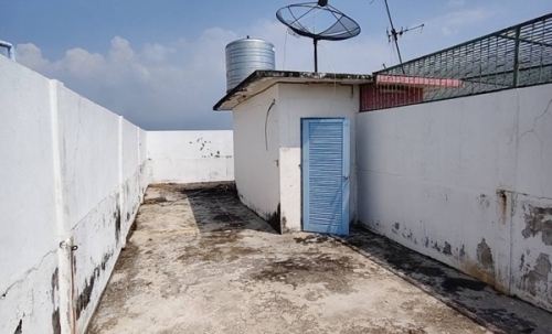 ขายอาคารพาณิชย์ ปากซอยประชาอุทิศ 127 ใกล้บิ๊กซี ติดถนนใหญ่ ทำเลศักยภาพสูง โทร 063-365-9464