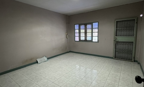 ให้เช่าทาวเฮ้าส์ 3 ชั้น พร้อมอยู่ หมู่บ้าน สินทวีแกรนด์วิลเลจน์ ใกล้ห้างเซ็นทรัล,บิ๊กซี พระราม2 โทร 081-8218151